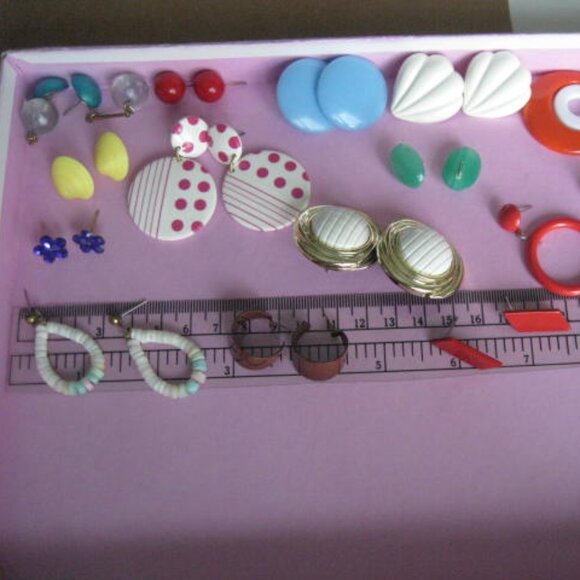 Lot of 15 Vintage Pierced Earrings No Backs - Picture 15 of 16